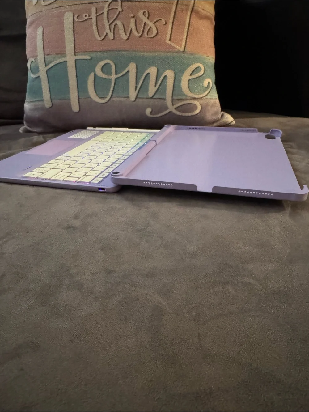 Lilac Apple/tablet Keyboard Case with Stylus/Apple Pencil holder